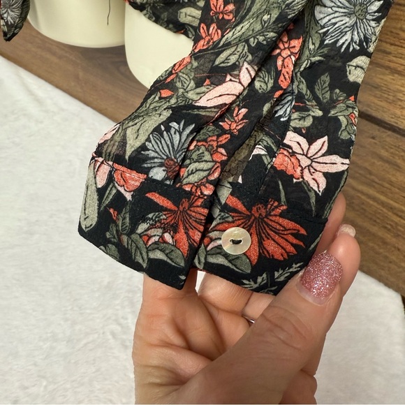 Jodifl size small Floral V-Neck Tie-Front Blouse long sleeve ruffles - Picture 8 of 10